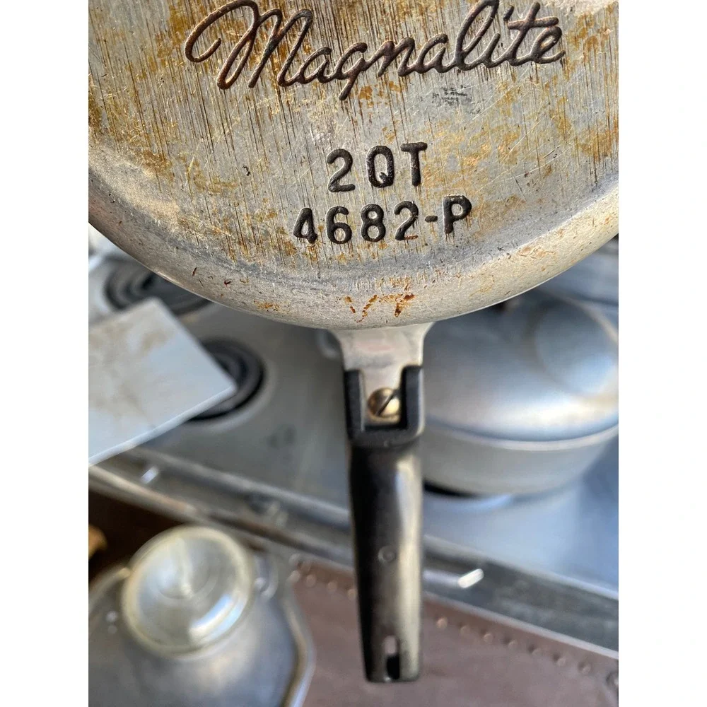 Vintage Aluminum Saucepan with Lid‎ Silver Retro MCM Cookware 1 Quart Small Pot